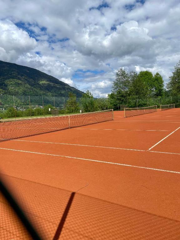 Appartement Mit Seeblick Am Ossiacher See Villach Exterior foto